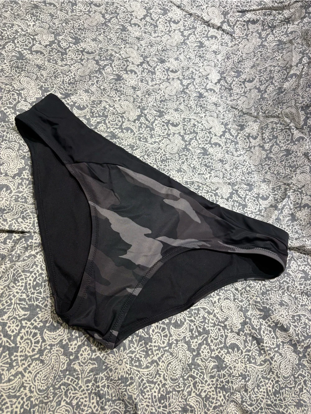 Athleta camo bikini bottoms medium